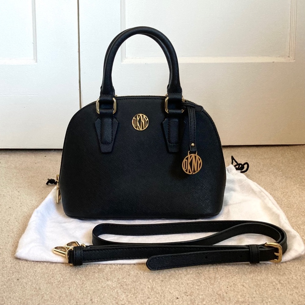 DKNY SMALL LEATHER TOP HANDLE / DOME BAG